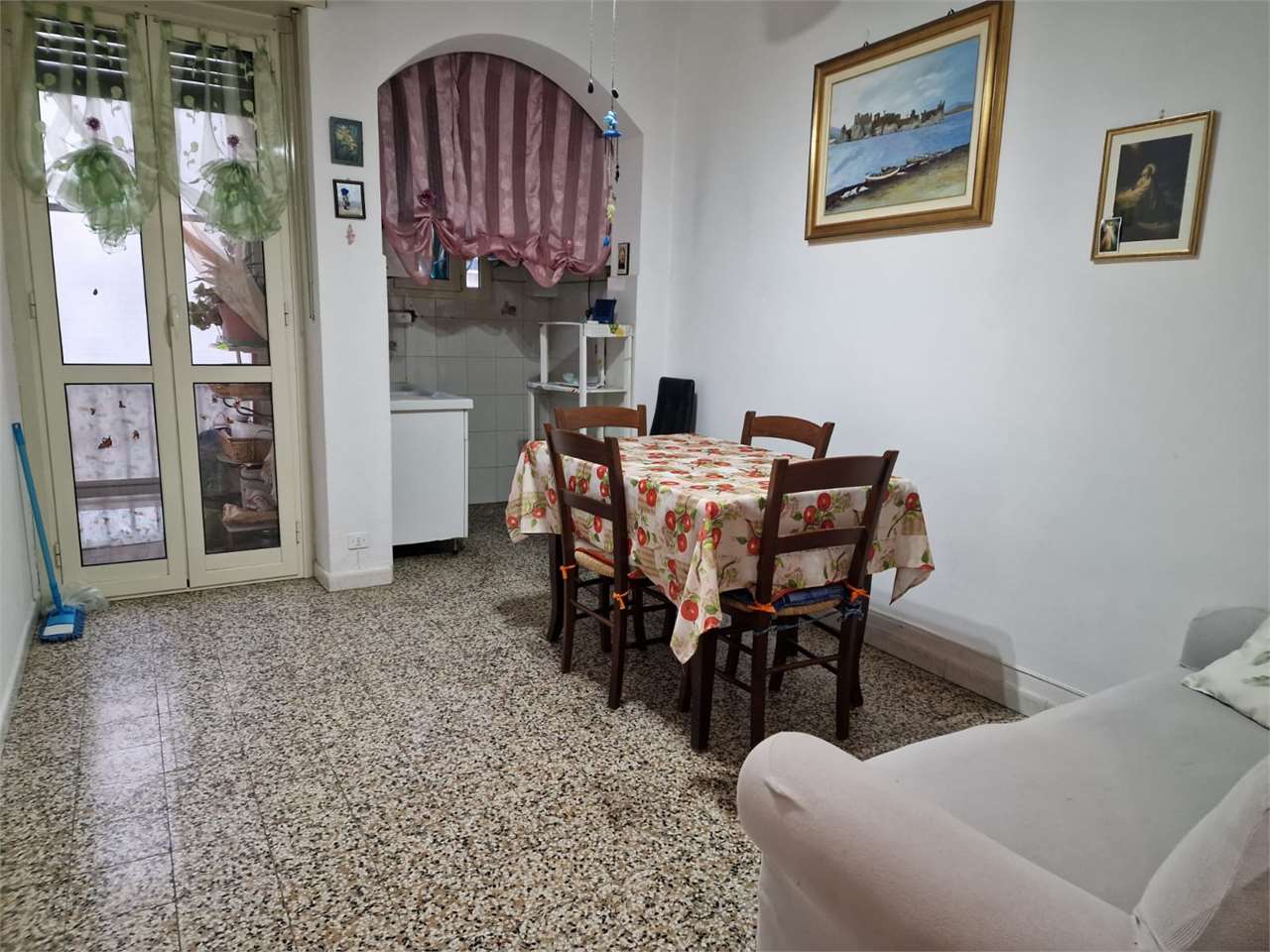Vendita bilocale libero, Via Fea