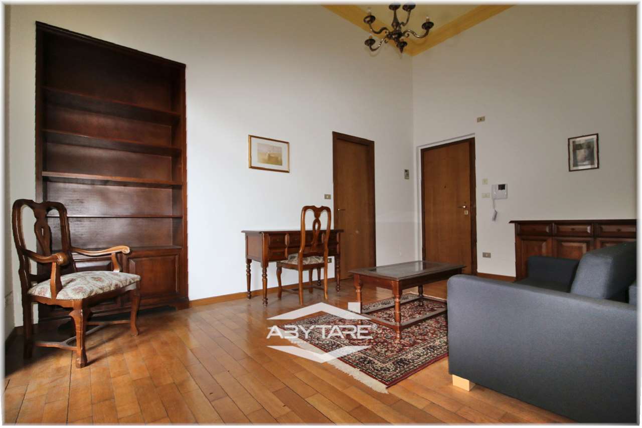 2 locali affittasi Torino Via XX Settembre