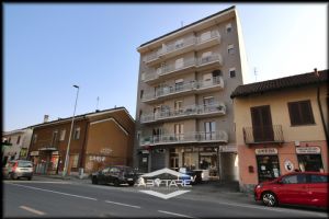 3 locali vendita Moncalieri Strada Genova 260