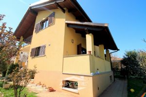 Villa in Bioedilizia in vendita a La Loggia

[chr(...