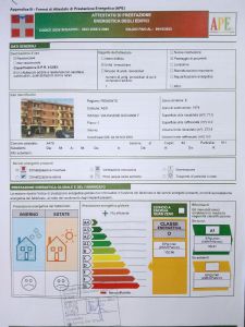 QUADRILOCALE CON BOX AUTO