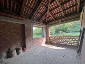 CASTELL'ALFERO CASA SINGOLA IMMERSA NEL VERDE