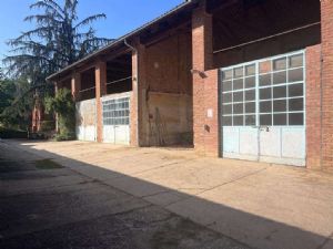 EX AZIENDA AGRICOLA CON RESIDENZA DEL 700 E PARCO