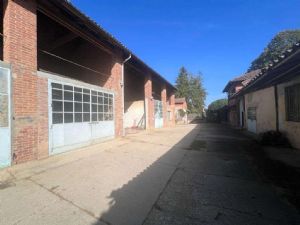 EX AZIENDA AGRICOLA CON RESIDENZA DEL 700 E PARCO