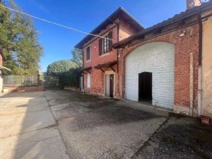 EX AZIENDA AGRICOLA CON RESIDENZA DEL 700 E PARCO