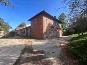 EX AZIENDA AGRICOLA CON RESIDENZA DEL 700 E PARCO