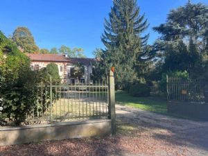 EX AZIENDA AGRICOLA CON RESIDENZA DEL 700 E PARCO