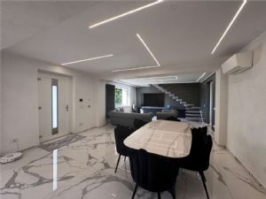 Dimora di Prestigio Completamente Arredata CL A2