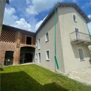 VAGLIERANO-CASA INDIPENDENTE-CON GIARDINO PRIVATO