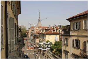 Ampio Monolacale Vendesi Torino Pressi Piazza V. Veneto