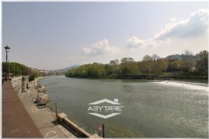 Ampio Monolacale Vendesi Torino Pressi Piazza V. Veneto