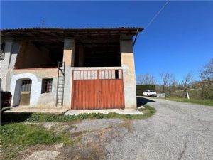 VILLA CON GIARDINO CON POSSIBILITA' TERRENI