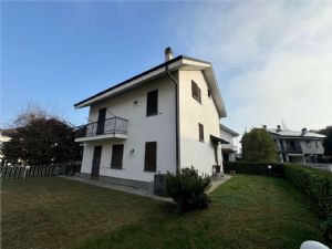 Villa indipendente in città