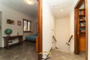 VILLA CON CORTILE E BOX DOPPIO