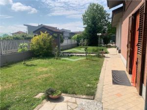 ORBASSANO VILLA CON GIARDINO IN VENDITA