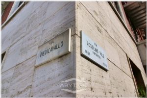 2 locali arredato vendesi Torino Via Piedicavallo 28