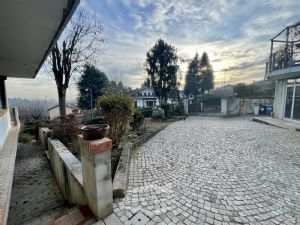 Appartamento con terrazzo e giardino privato