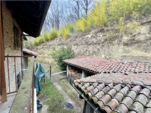 Porzione di Cascina Rustica a Pochi Minuti da Asti