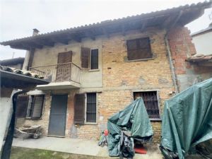 Porzione di Cascina Rustica a Pochi Minuti da Asti