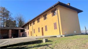 CASCINA LIBERA SU 4 LATI PANORAMICA CON TERRENO