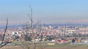 CASCINA LIBERA SU 4 LATI PANORAMICA CON TERRENO