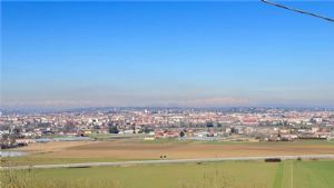 CASCINA LIBERA SU 4 LATI PANORAMICA CON TERRENO