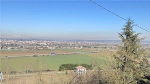 CASCINA LIBERA SU 4 LATI PANORAMICA CON TERRENO