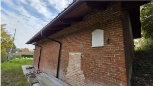 CASCINA LIBERA SU 4 LATI PANORAMICA CON TERRENO