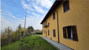CASCINA LIBERA SU 4 LATI PANORAMICA CON TERRENO