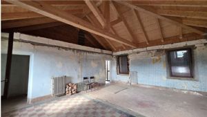 CASCINA LIBERA SU 4 LATI PANORAMICA CON TERRENO