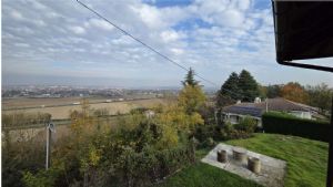 CASCINA LIBERA SU 4 LATI PANORAMICA CON TERRENO