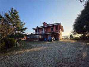 Prestigiosa Villa con Piscina e Vista Panoramica