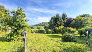 CASCIINA PIEMONTESE LIBERA SU 3 LATI CON TERRENO