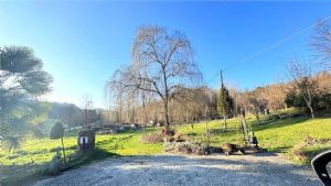 CASCIINA PIEMONTESE LIBERA SU 3 LATI CON TERRENO