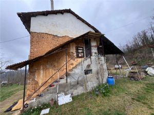 Rustico Panoramico con Terreno a Valmanera, Asti