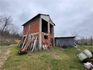 Rustico Panoramico con Terreno a Valmanera, Asti