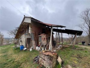 Rustico Panoramico con Terreno a Valmanera, Asti