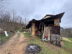 Rustico Panoramico con Terreno a Valmanera, Asti