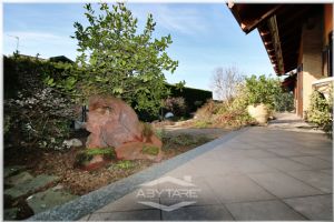 Villa con Giardino un' oasi di serenità a Settimo Torinese