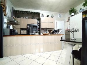 QUADRILOCALE CON DOPPI SERVIZI, MANSARDA E CANTINA