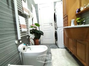 QUADRILOCALE CON DOPPI SERVIZI, MANSARDA E CANTINA