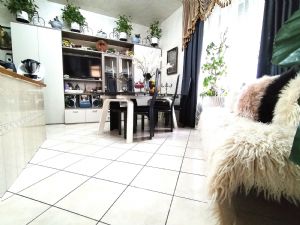 QUADRILOCALE CON DOPPI SERVIZI, MANSARDA E CANTINA
