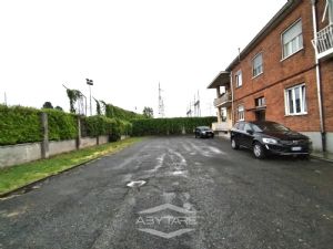 QUADRILOCALE CON DOPPI SERVIZI, MANSARDA E CANTINA