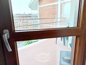 TRILOCALE IN OTTIMO STATO CON VOLENDO BOX AUTO