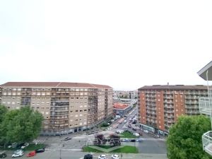 TRILOCALE IN OTTIMO STATO CON VOLENDO BOX AUTO