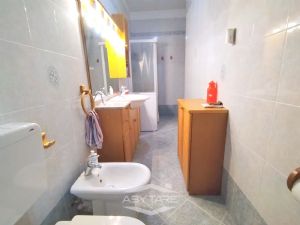 TRILOCALE IN OTTIMO STATO CON VOLENDO BOX AUTO