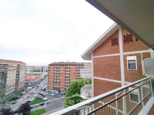 TRILOCALE IN OTTIMO STATO CON VOLENDO BOX AUTO
