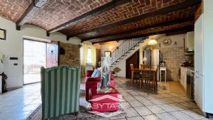 Casa semindipendente con giardino in Borgata Brassi