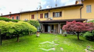 Casa semindipendente con giardino in Borgata Brassi