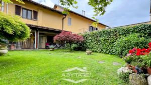 Casa semindipendente con giardino in Borgata Brassi